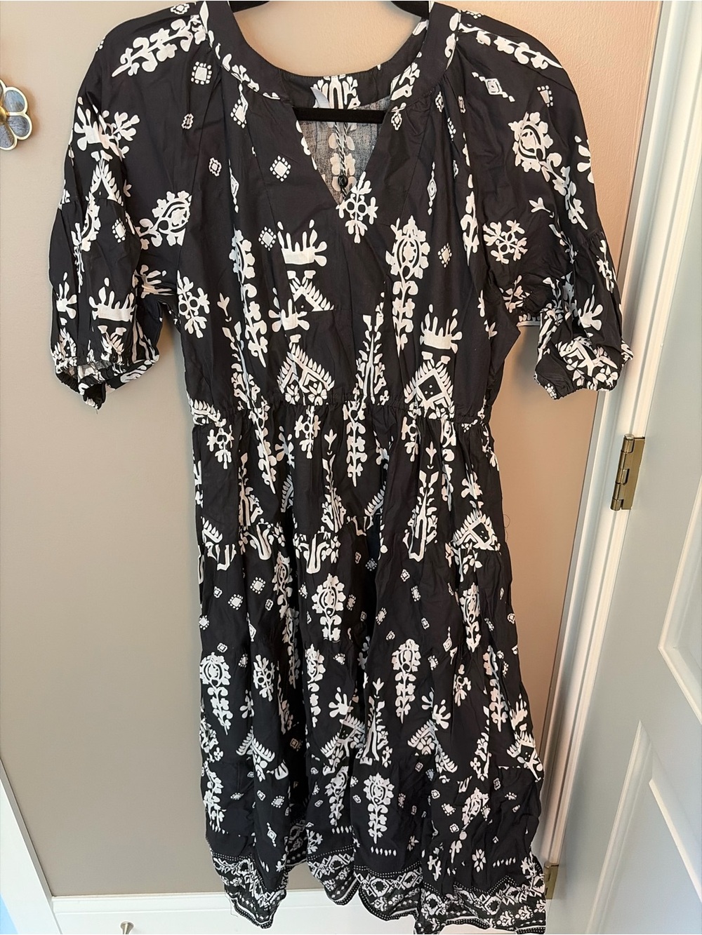 Kaktus Black and White Printed Midi Dress